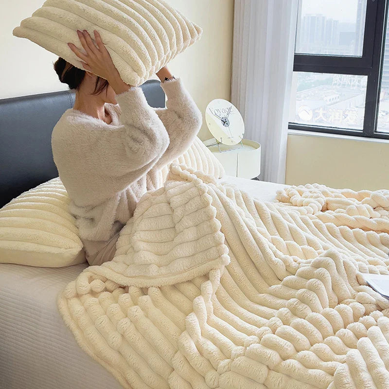 Imitation Rabbit Velvet Autumn Warm Bed Blanket or Blanket and Pillowcase Soft Warmth Winter Sofa Blankets for Throw Lap Blanket